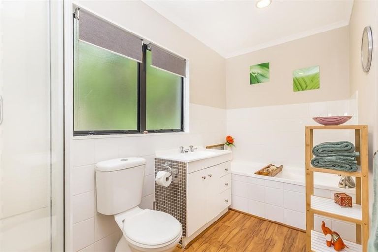 Photo of property in 4 Pilot Lane, Whitby, Porirua, 5024