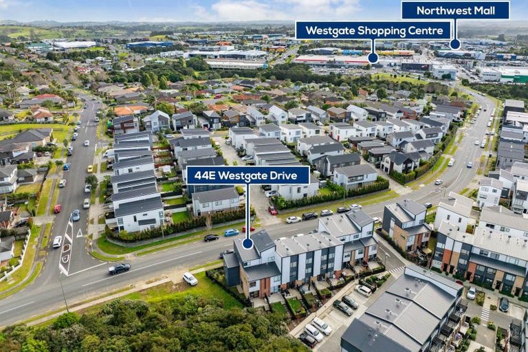 Photo of property in 44e Westgate Drive, Westgate, Auckland, 0614