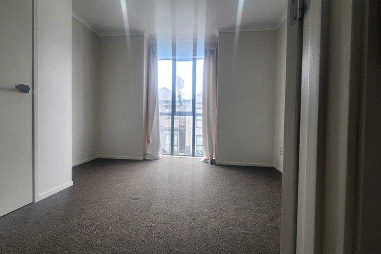 Photo of property in 9/4 Wallson Crescent, Wiri, Auckland, 2104