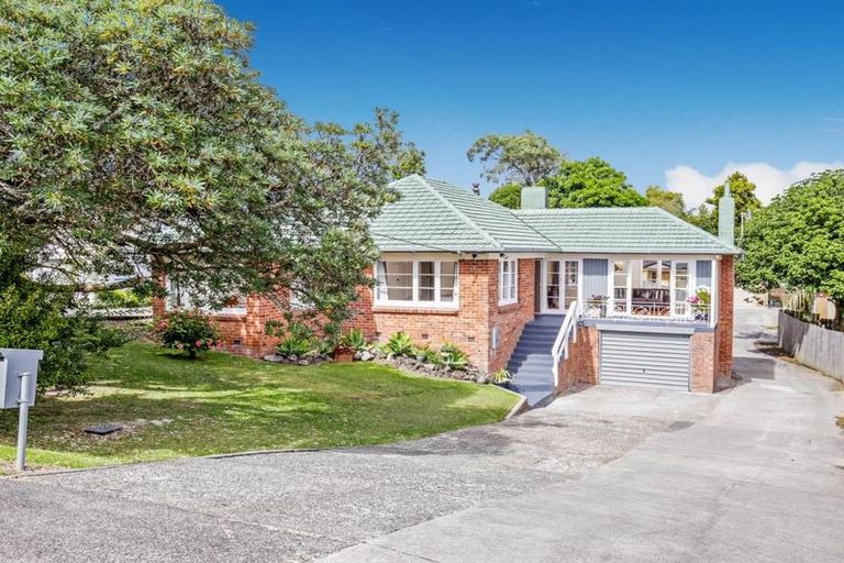 Photo of property in 12 Savoy Road, Glen Eden, Auckland, 0602