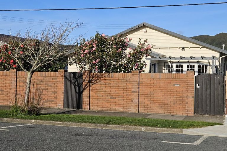 Photo of property in 58 Hautana Street, Woburn, Lower Hutt, 5010