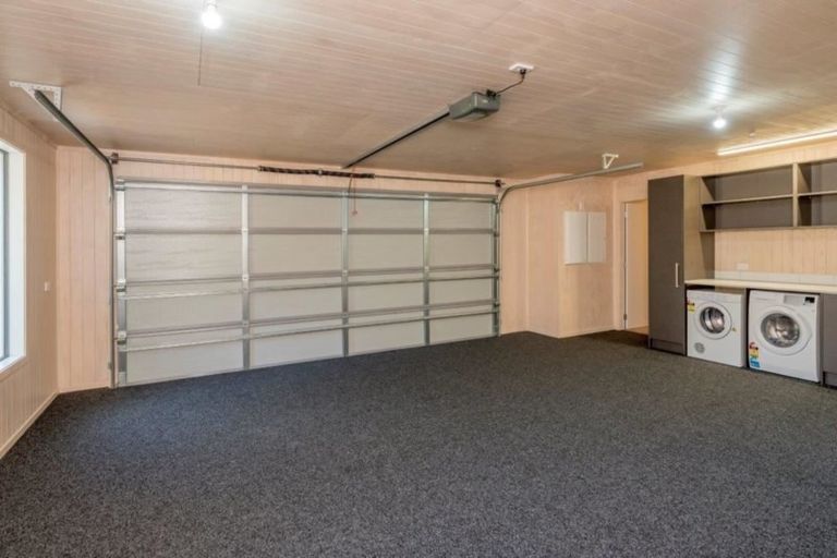 Photo of property in 99 Kakariki Grove, Waikanae, 5036