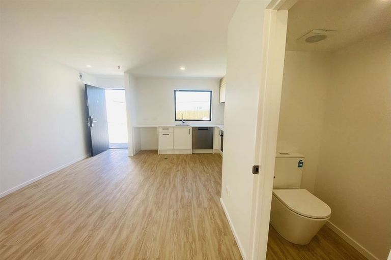 Photo of property in 4/304 Waterloo Road, Hornby, Christchurch, 8042