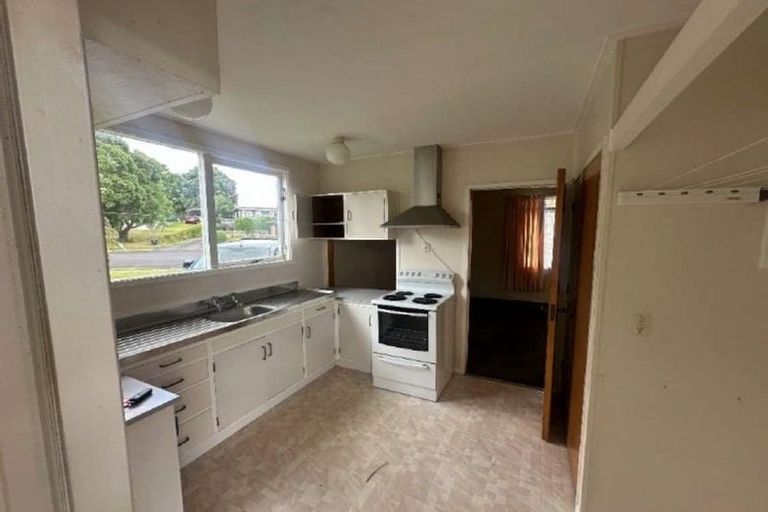 Photo of property in 6 Azalea Place, Waiuku, 2123