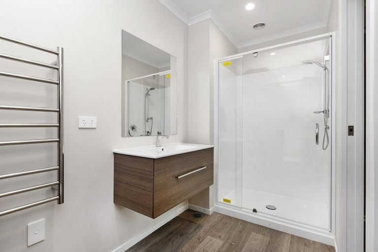 Photo of property in 12 Emmadale Lane, Hamilton East, Hamilton, 3216