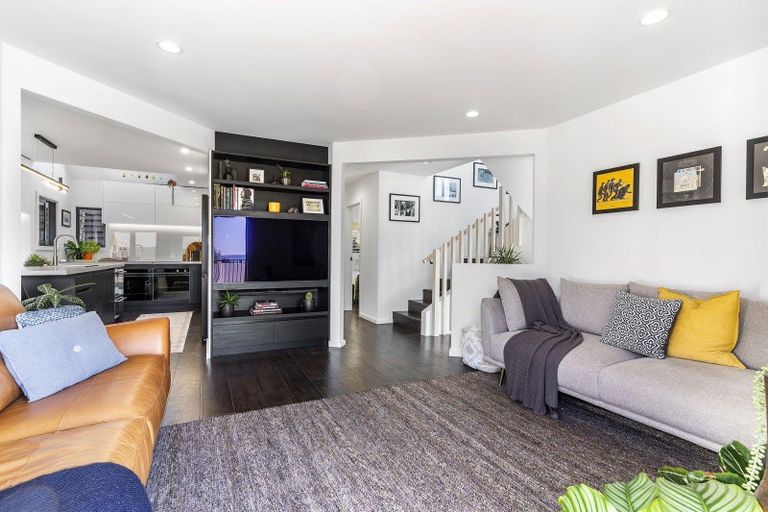 Photo of property in 107 Pacific View Drive, Whangamata, 3620