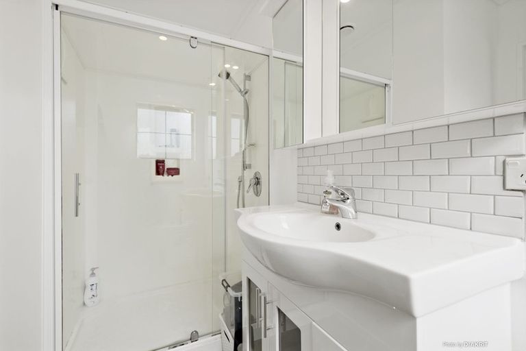 Photo of property in 25 Satara Crescent, Khandallah, Wellington, 6035