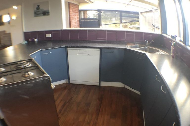 Photo of property in 135 Te Atatu Road, Te Atatu South, Auckland, 0610