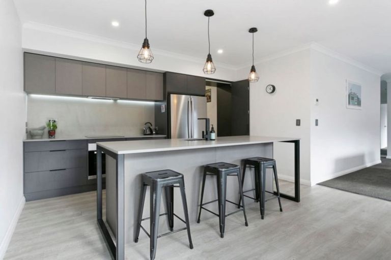 Photo of property in 8 Richards Street, Cambridge, 3434