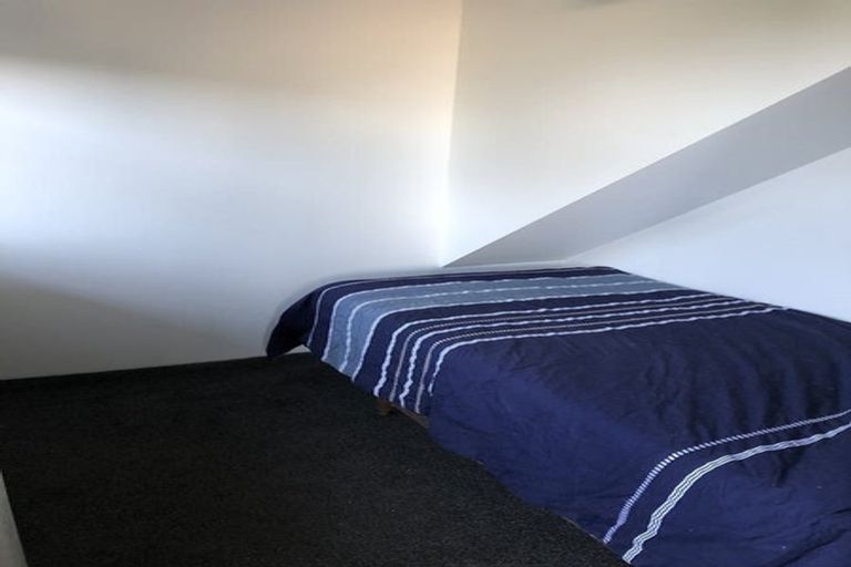 Photo of property in 3/27 Rangitoto Terrace, Milford, Auckland, 0620
