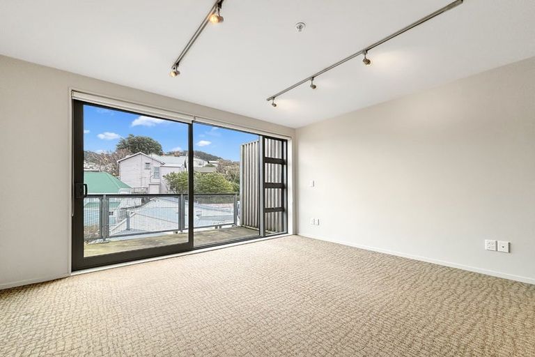 Photo of property in Masina Apartments, 305/80 Riddiford Street, Newtown, Wellington, 6021
