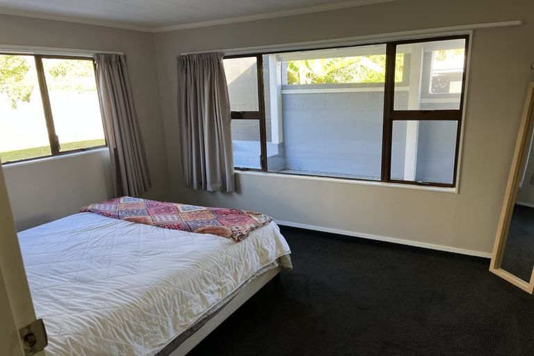 Photo of property in 2/77 Shakespeare Road, Bluff Hill, Napier, 4110