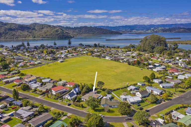 Photo of property in 19 Catherine Crescent, Whitianga, 3510
