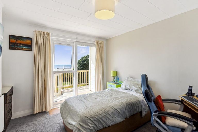 Photo of property in 7 Nuhaka Place, Paraparaumu Beach, Paraparaumu, 5032