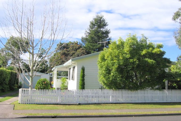 Photo of property in 206 Hilton Drive, Whangamata, 3620