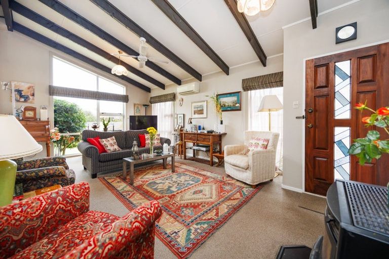 Photo of property in 17 Sandstrom Grove, Feilding, 4702