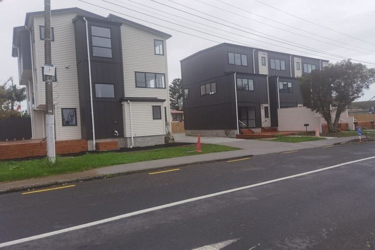 Photo of property in 4b Tonar Street, Northcote, Auckland, 0627