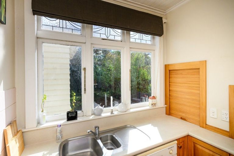 Photo of property in 19 Beresford Street, Takaro, Palmerston North, 4410