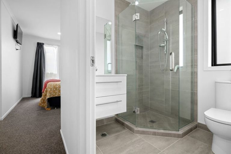 Photo of property in 1/51 Cabourne Drive, Glenview, Hamilton, 3206