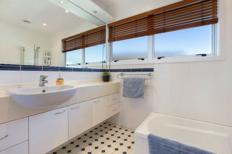 Photo of property in 30 The Quarterdeck, Whitby, Porirua, 5024