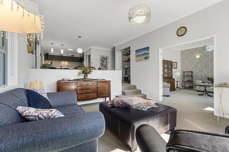 Photo of property in 525e Mangorei Road, Highlands Park, New Plymouth, 4312