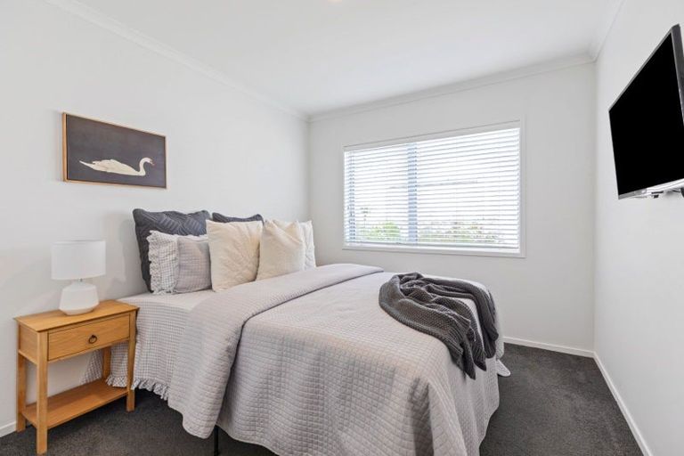 Photo of property in 10 Rochfort Crescent, Pyes Pa, Tauranga, 3112