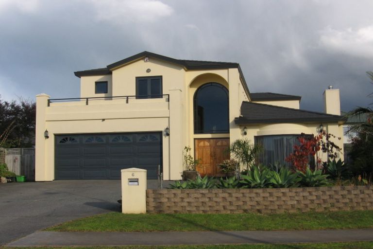Photo of property in 6 Naul Place, East Tamaki Heights, Auckland, 2016