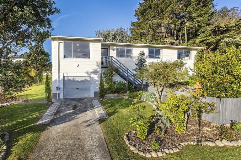 Photo of property in 2 Adventure Drive, Whitby, Porirua, 5024