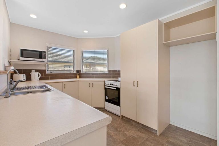 Photo of property in 5 Edgewater Grove, Whakatane, 3120