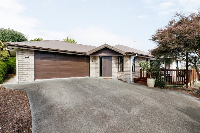Photo of property in 8 Cleeve Close, Huntington, Hamilton, 3210