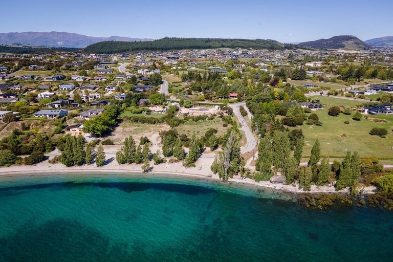 Photo of property in 333 Beacon Point Road, Wanaka, 9305
