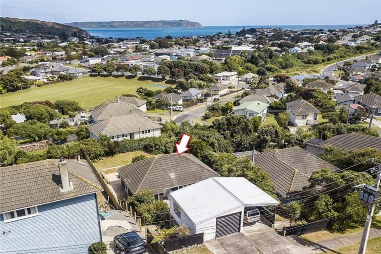 Photo of property in 6 Spur Grove, Titahi Bay, Porirua, 5022