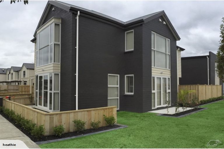 Photo of property in 39 Popokatea Drive, Takanini, 2112