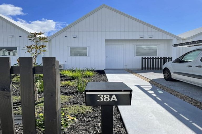 Photo of property in 38a Taikura Avenue, Red Beach, 0932