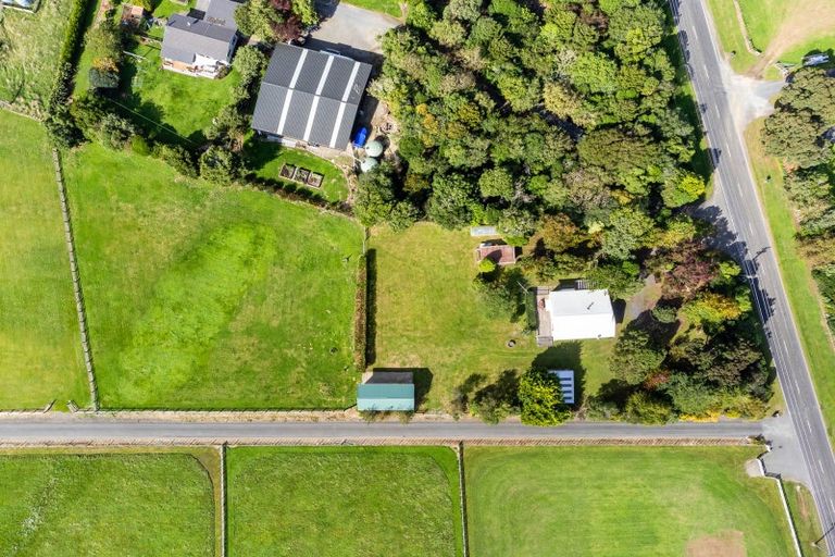 Photo of property in 435 Tararua Road, Levin, 5571