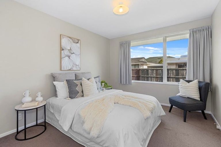 Photo of property in 124 Lake Terrace Road, Burwood, Christchurch, 8061