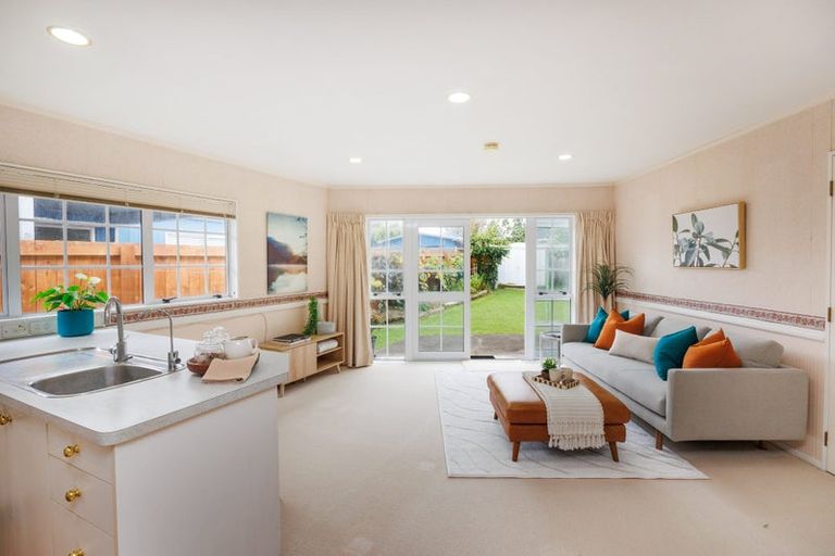 Photo of property in 42a Pinedale Parade, Milson, Palmerston North, 4414