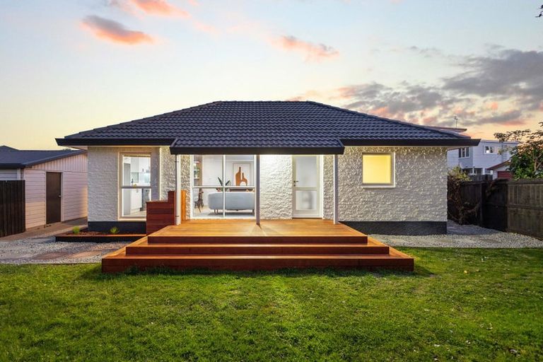 Photo of property in 30a Hooker Avenue, Bryndwr, Christchurch, 8053