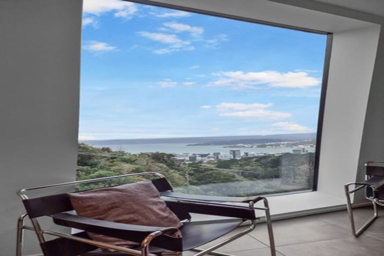 Photo of property in 64a Orangi Kaupapa Road, Northland, Wellington, 6012