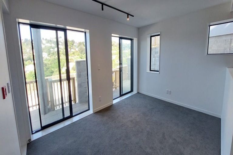 Photo of property in 67u1 Tiketike Way, Brooklyn, Wellington, 6021