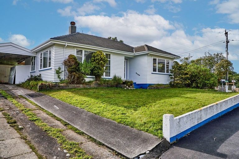 Photo of property in 6 Cunliffe Street, Johnsonville, Wellington, 6037