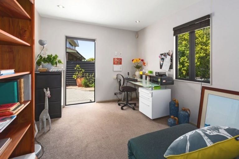 Photo of property in 42 Leeward Drive, Whitby, Porirua, 5024