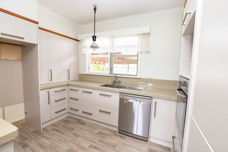 Photo of property in 63 Pipiroa Road, Ngatea, 3503