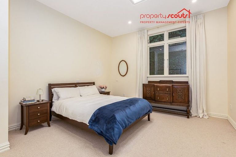 Photo of property in 105 Kelburn Parade, Kelburn, Wellington, 6012