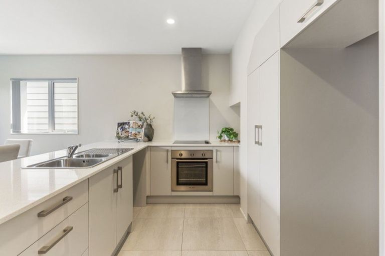 Photo of property in 35 Divide Loop, Takanini, 2112