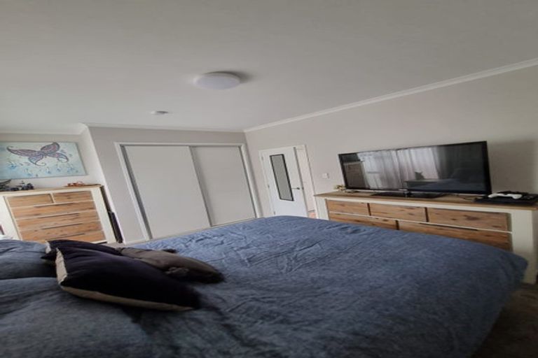 Photo of property in 10 Raranga Lane, Hobsonville, Auckland, 0616