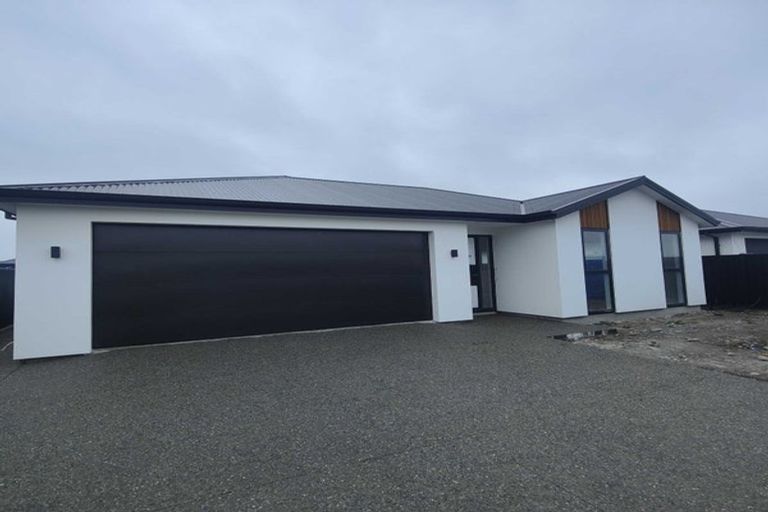 Photo of property in 19 Mcgarry Drive, Kaiapoi, 7630