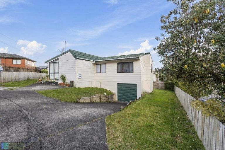 Photo of property in 5 Frosses Place, Massey, Auckland, 0614