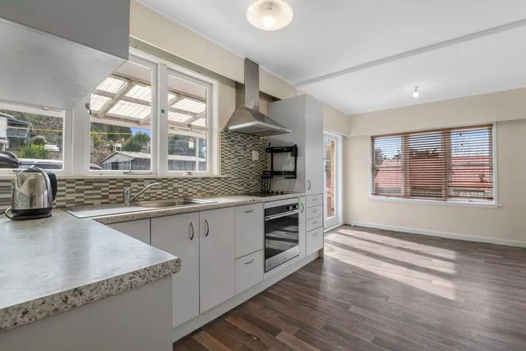 Photo of property in 13 Gordon Road, Western Heights, Rotorua, 3015