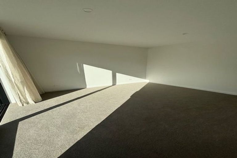 Photo of property in 1 Reedland Street, Jacks Point, 9371